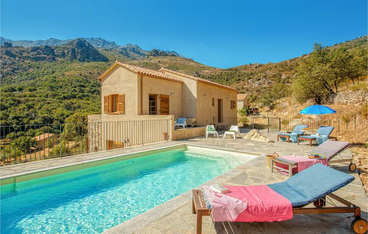 Maison de vacances luxueuse avec piscine 