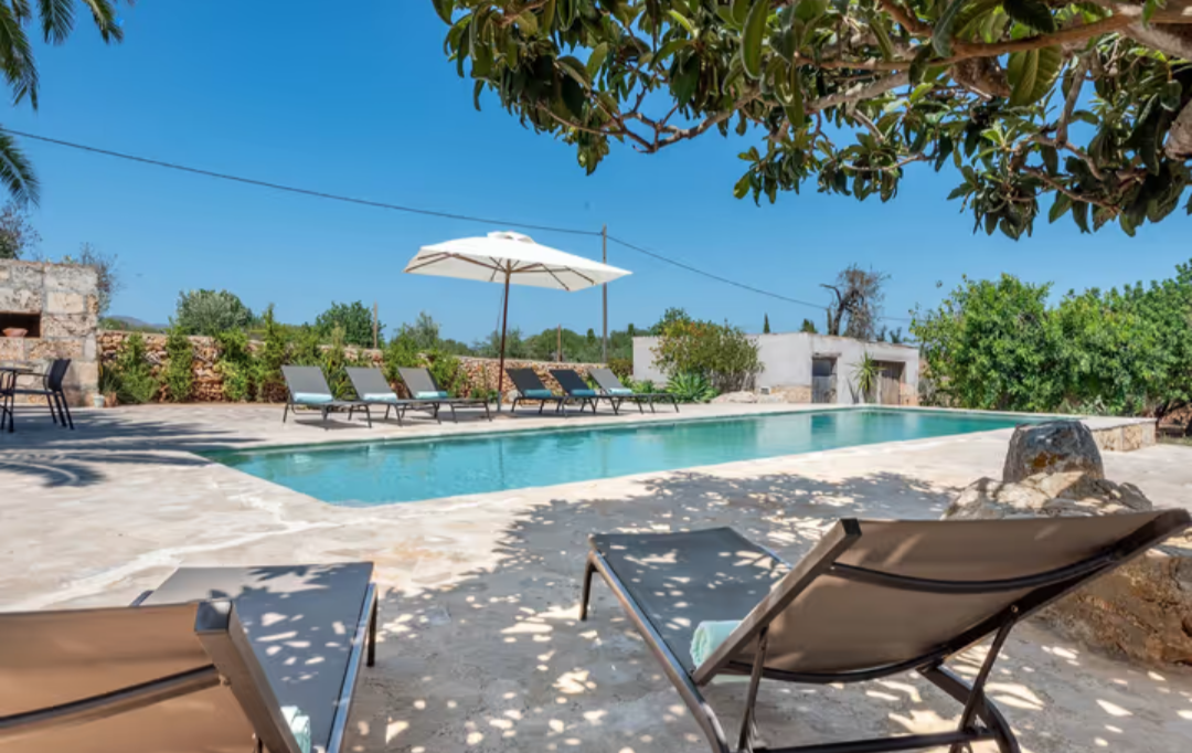 Finca traditionnelle avec Wi-Fi, climatisation, jardin et piscine