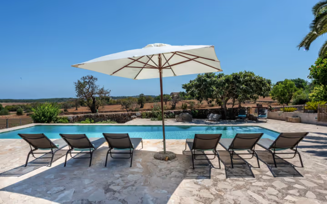 Finca traditionnelle avec Wi-Fi, climatisation, jardin et piscine