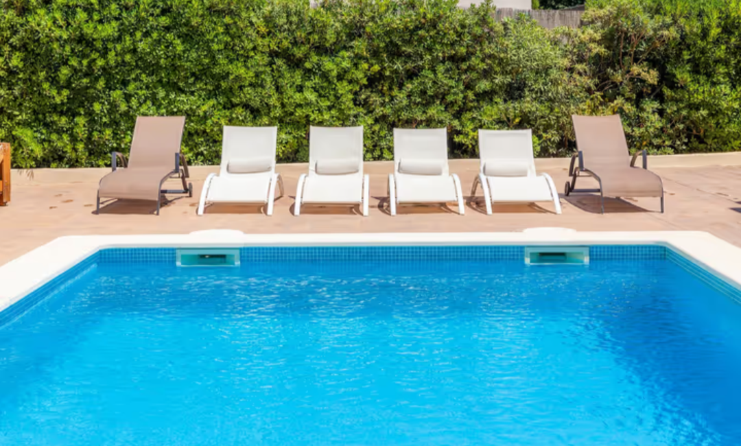 Villa de ville moderne  avec piscine