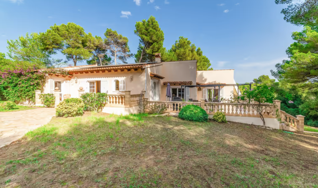 Finca pour des vacances calme avec piscine 