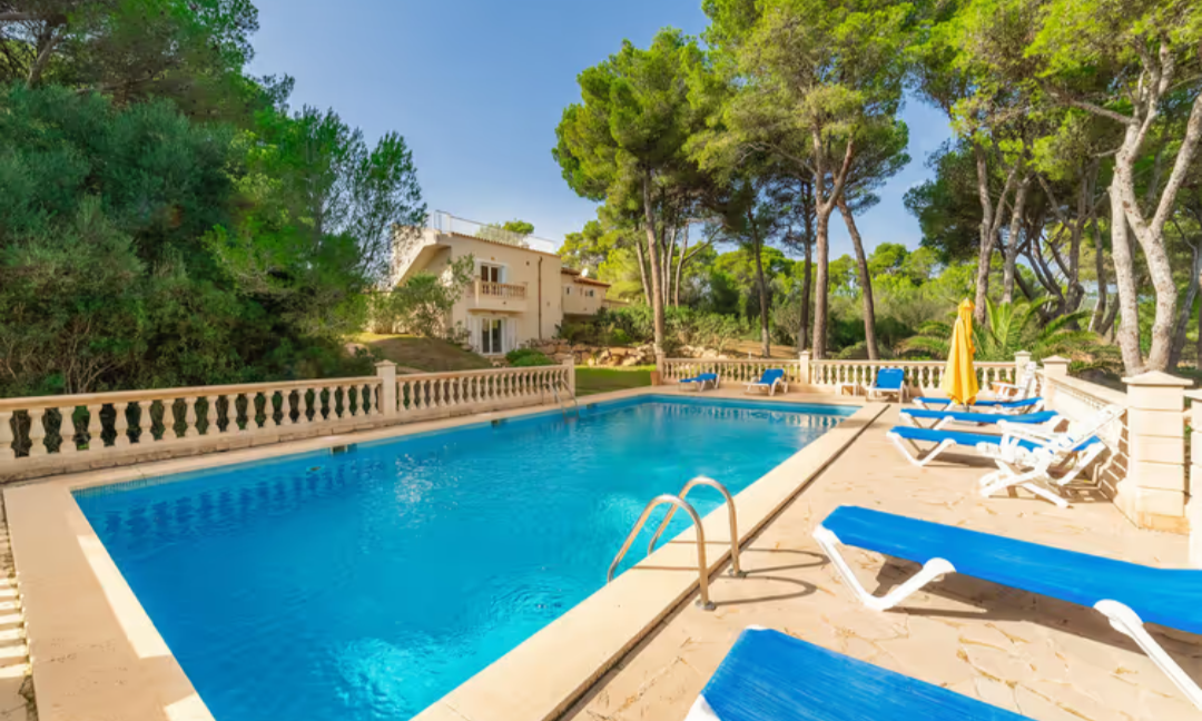 Finca pour des vacances calme avec piscine 