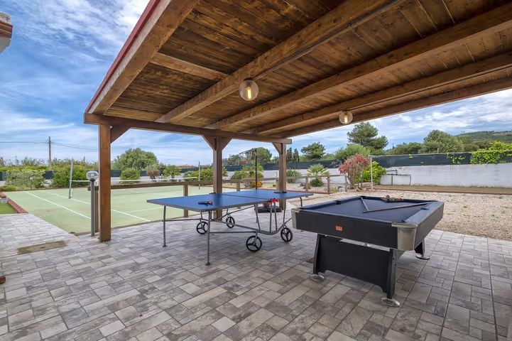 Villa somptueuse avec piscine privée, climatisation et vue sur la mer 