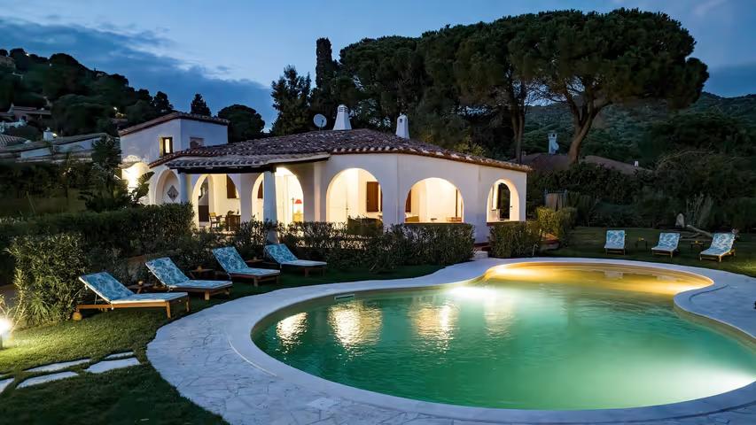 Villa au bord de la mer avec piscine privée 