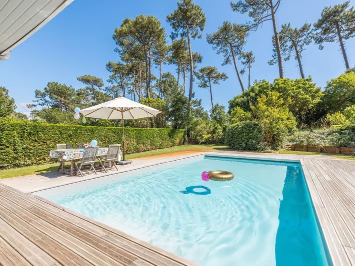 Villa avec piscine privée près de la plage