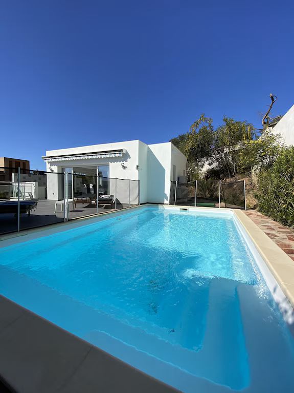 Villa avec piscine privée 