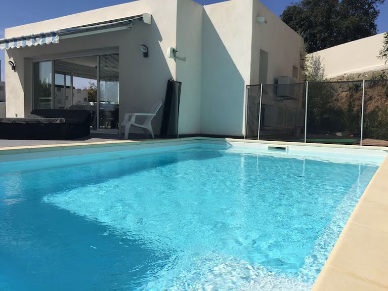 Villa avec piscine privée 