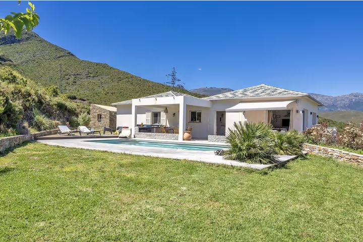 Magnifique Villa avec terrasse et piscine 