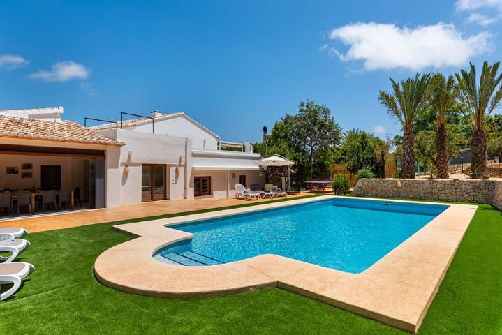 Luxuriöse Villa mit privatem Pool und Klimaanlage 